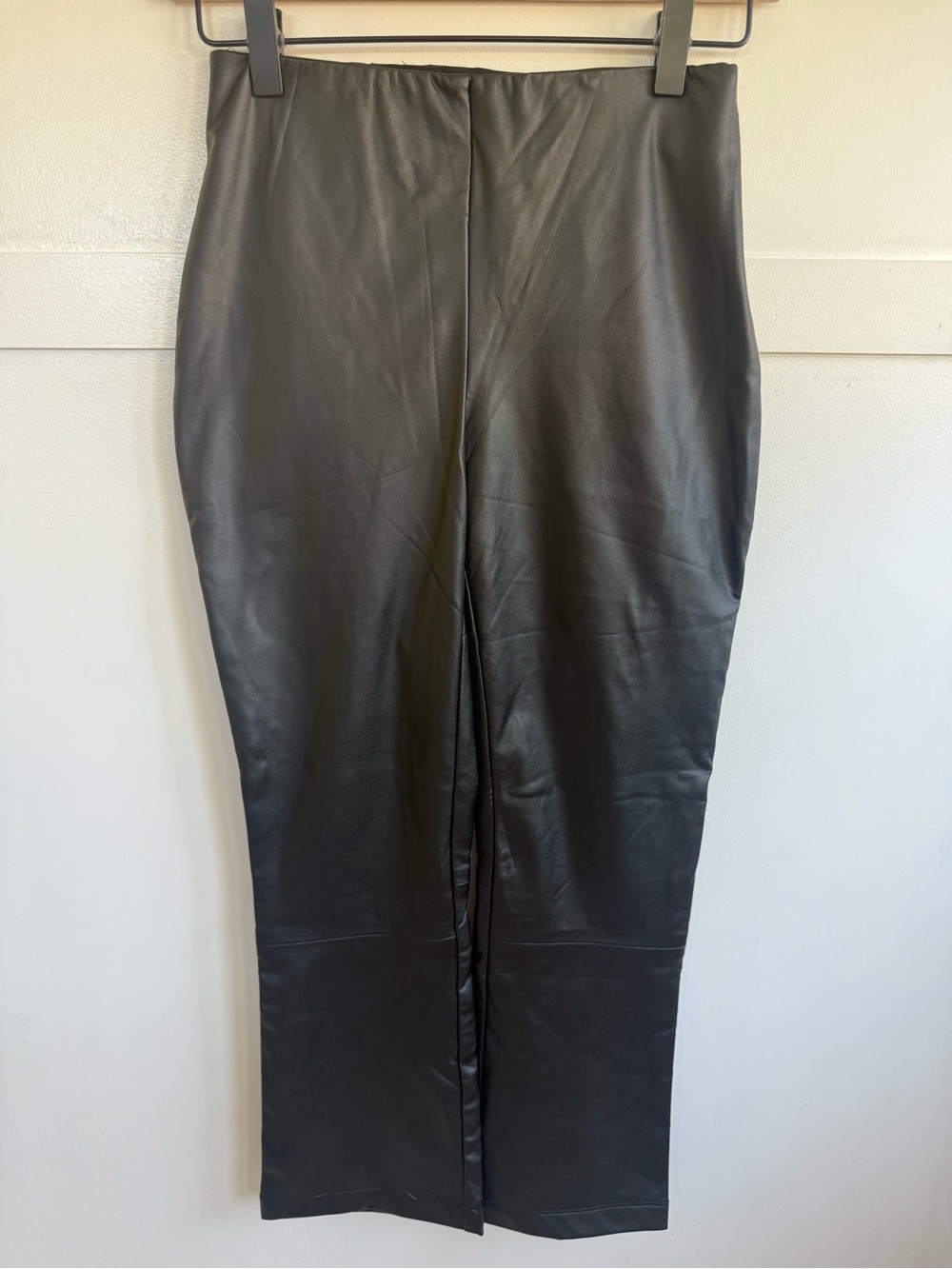 Tuckernuck Ashford  Faux Leather Solid Black  Kick Flare Pants Women’s Small - Picture 10 of 11